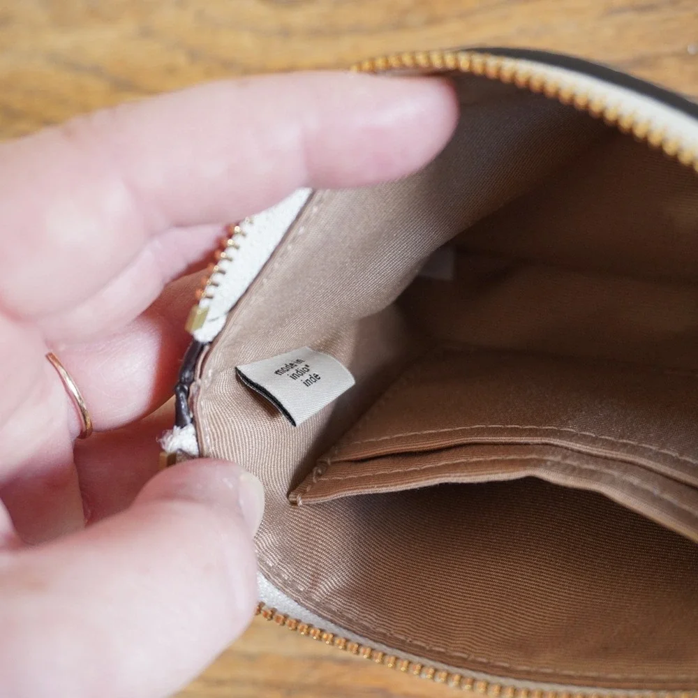 Coach Pebbled Leather Small Wristlet Chalk White Gold Hardware‎ Zip Pouch